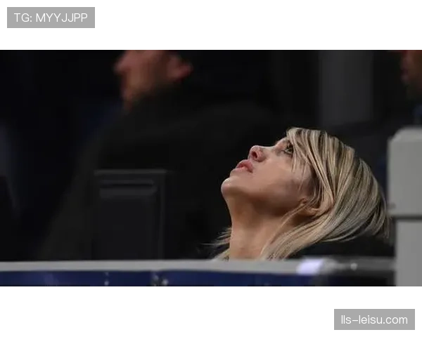 16岁小将首次欧冠首发破门，家人看台落泪瞬间